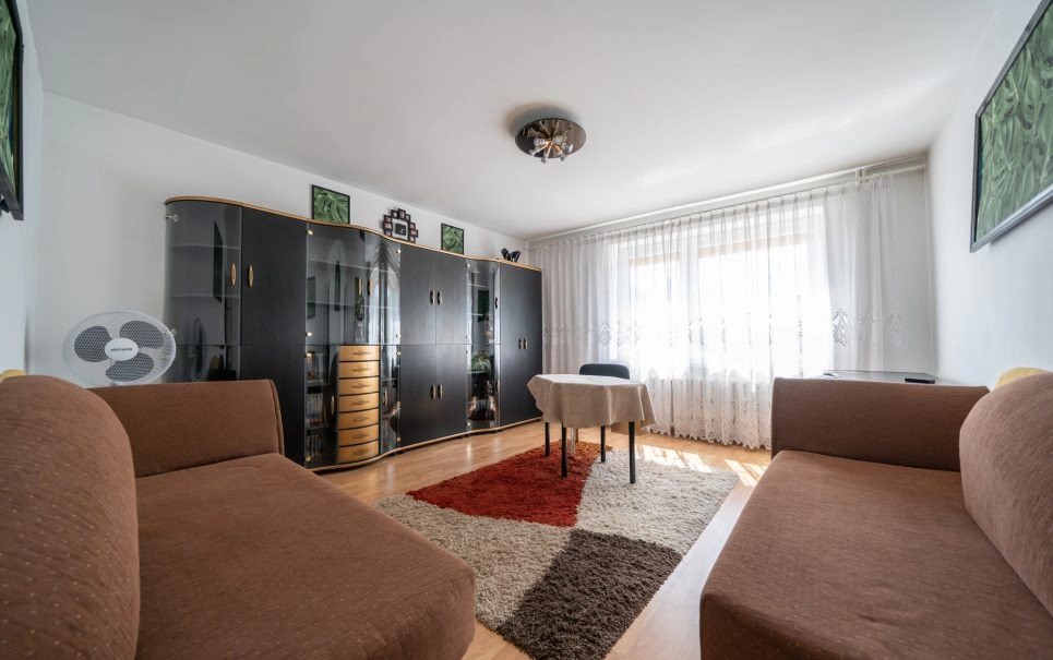 Dom wolnostojący z garażem