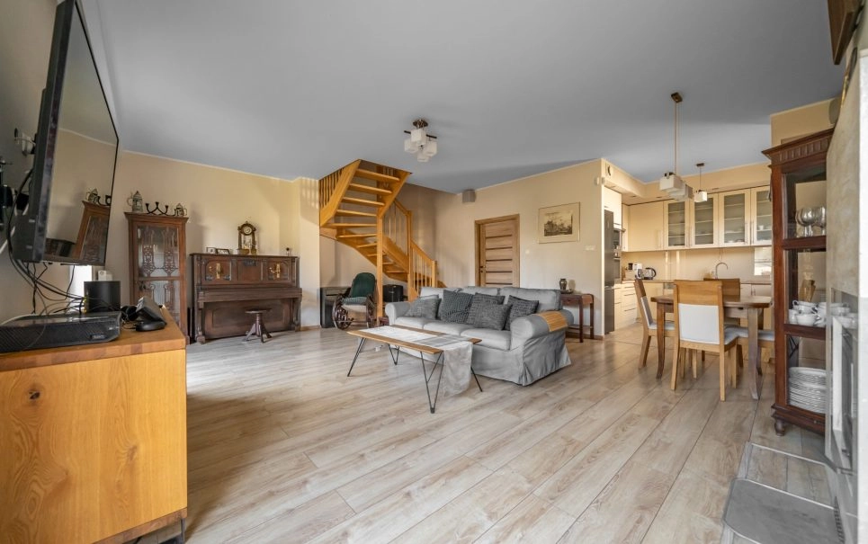 Luksusowy ,narożny dom szeregowy + 110 m2 ogrodu!