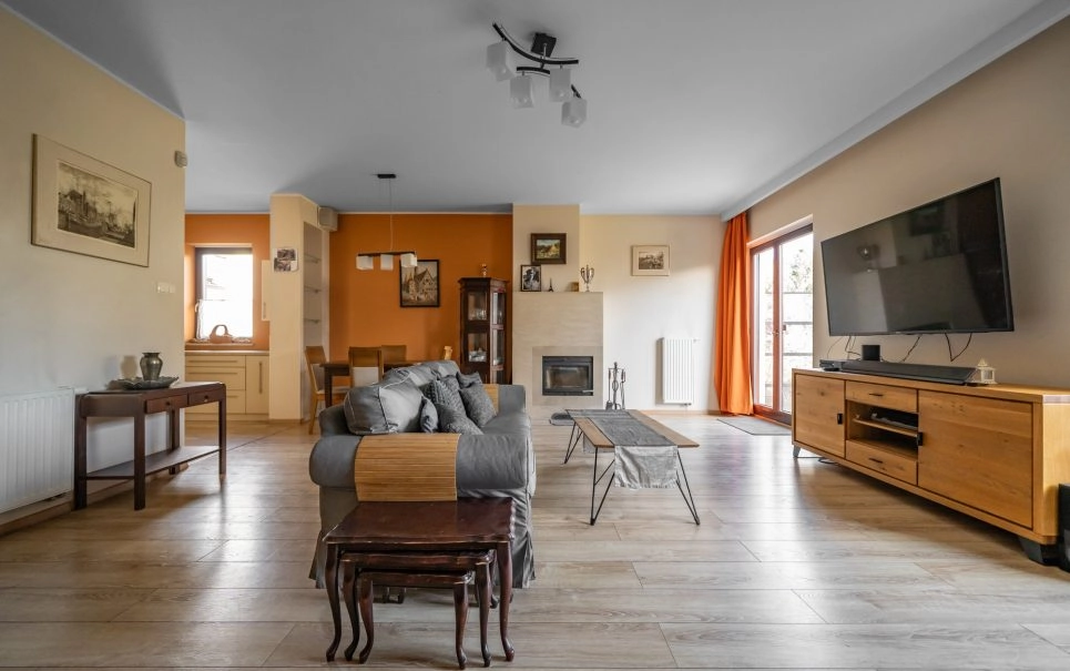 Luksusowy ,narożny dom szeregowy + 110 m2 ogrodu!