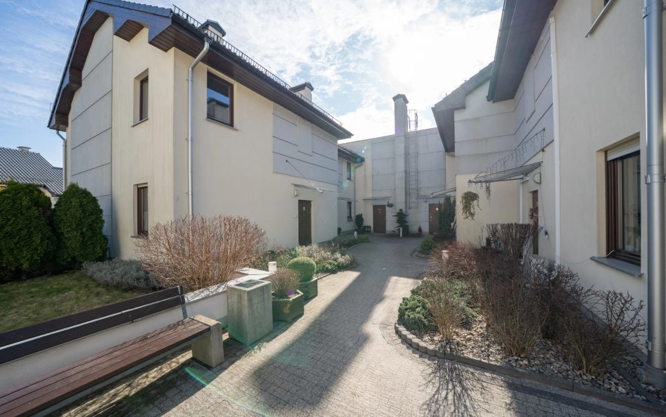 Luksusowy ,narożny dom szeregowy + 110 m2 ogrodu!