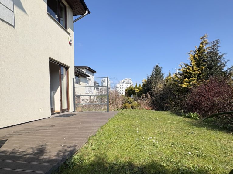 Luksusowy ,narożny dom szeregowy + 110 m2 ogrodu!